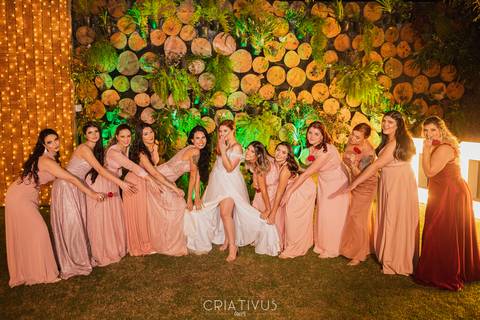 Inspiração e ideias criativas de fotos fotográfico de casamento com as madrinhas no Villa Mantova'