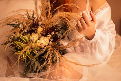 Inspiração e ideias criativas de fotos fotográfico de ensaio boudoir de noiva no Villa Mantova'