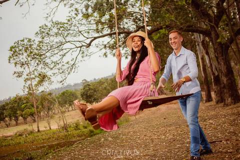 Inspiração e ideias criativas  ensaio fotográfico pré casamento de casal na Fazenda Quilombo
'