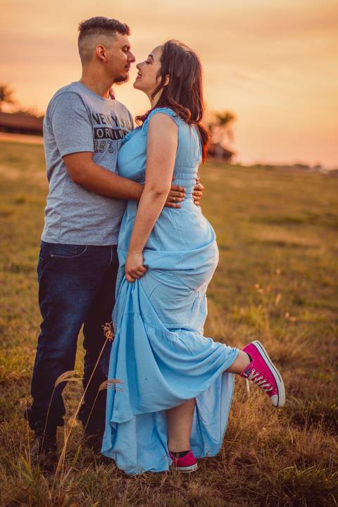 Inspiração e ideias criativas  ensaio fotográfico pré casamento de casal em Holambra - SP'