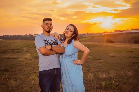 Inspiração e ideias criativas  ensaio fotográfico pré casamento de casal em Holambra - SP'