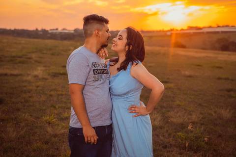 Inspiração e ideias criativas  ensaio fotográfico pré casamento de casal em Holambra - SP'