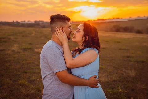 Inspiração e ideias criativas  ensaio fotográfico pré casamento de casal em Holambra - SP'