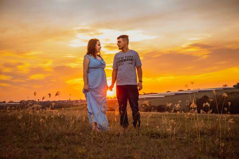 Inspiração e ideias criativas  ensaio fotográfico pré casamento de casal em Holambra - SP'