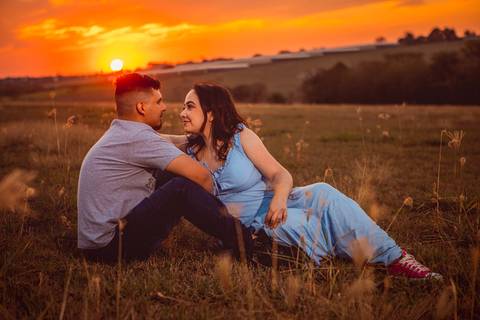 Inspiração e ideias criativas  ensaio fotográfico pré casamento de casal em Holambra - SP'