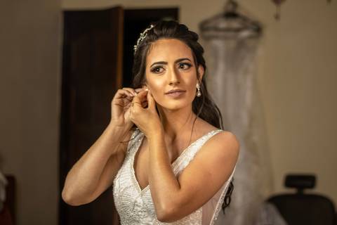 Inspiração e ideias criativas de fotos fotográfico de Making Of da noiva no Espaço Almeida Buono'