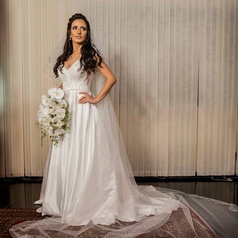 Inspiração e ideias criativas de fotos fotográfico de Making Of da noiva no Espaço Almeida Buono'