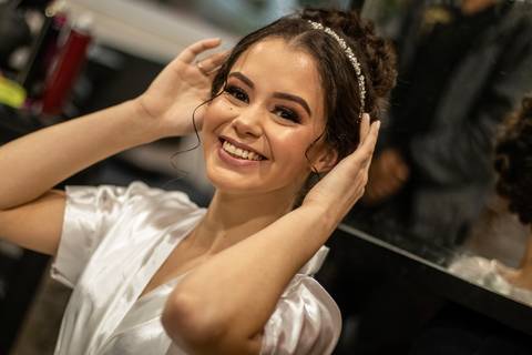 Inspiração e ideias criativas de fotos fotográfico de Making Of da noiva no Espaço Lanyra Belle'