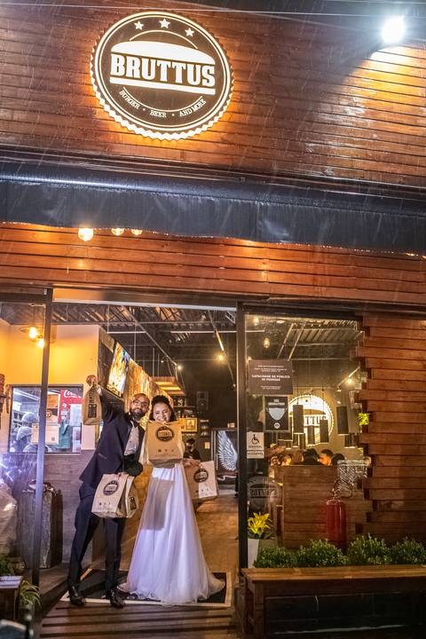 Inspiração e ideias criativas de fotos fotográfico de casamento na Igreja Assembleia de Deus 
'