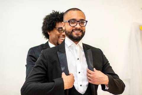 Inspiração e ideias criativas de fotos fotográfico de Making Of do noivo'