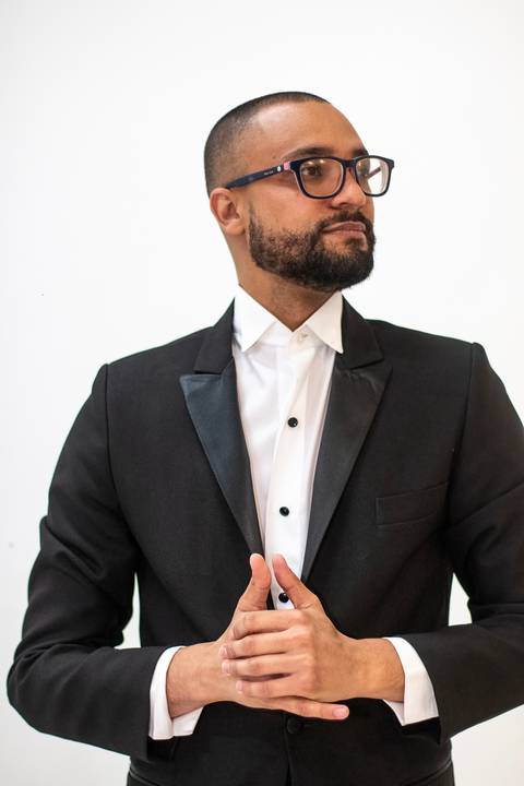 Inspiração e ideias criativas de fotos fotográfico de Making Of do noivo'