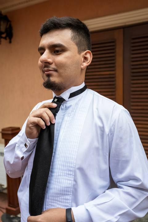 Inspiração e ideias criativas de fotos fotográfico de Making Of do noivo no Espaço Recanto Campestre - São Bernardo Do Campo - SP'