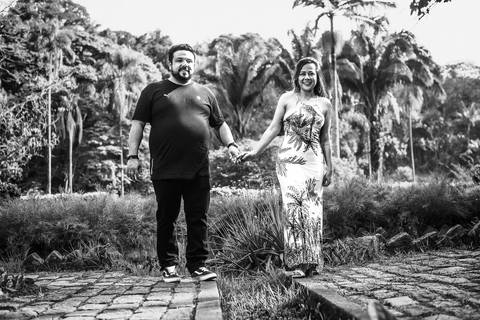 Inspiração e ideias criativas ensaio fotográfico pré casamento pré wedding de casal no Jardim Botânico - SP'