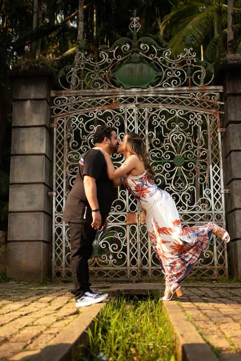 Inspiração e ideias criativas ensaio fotográfico pré casamento pré wedding de casal no Jardim Botânico - SP'