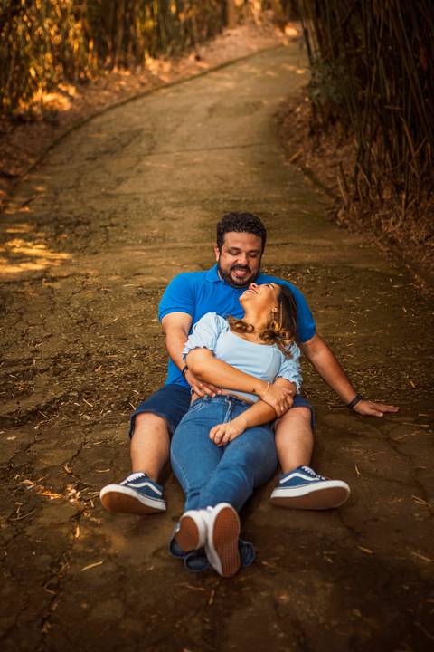 Inspiração e ideias criativas ensaio fotográfico pré casamento pré wedding de casal no Jardim Botânico - SP'
