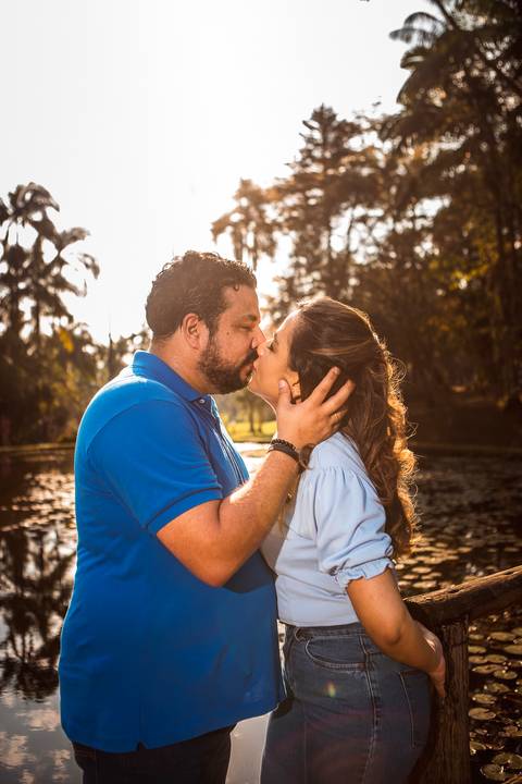 Inspiração e ideias criativas ensaio fotográfico pré casamento pré wedding de casal no Jardim Botânico - SP'