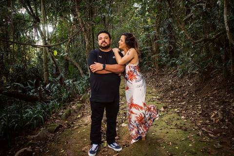 Inspiração e ideias criativas ensaio fotográfico pré casamento pré wedding de casal no Jardim Botânico - SP'
