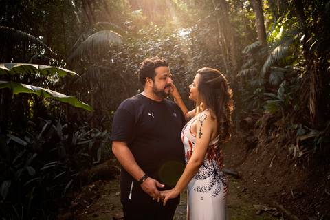 Inspiração e ideias criativas ensaio fotográfico pré casamento pré wedding de casal no Jardim Botânico - SP'