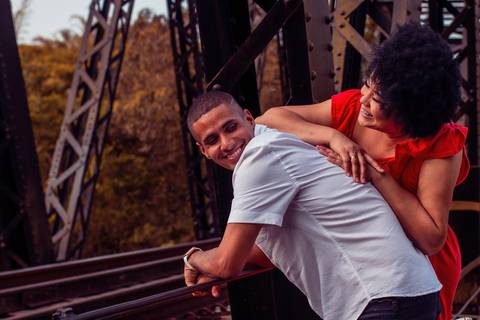 Inspiração e ideias criativas  ensaio fotográfico pré casamento de casal em Guararema - SP'