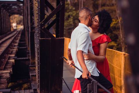 Inspiração e ideias criativas  ensaio fotográfico pré casamento de casal em Guararema - SP'