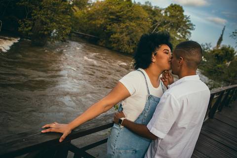 Inspiração e ideias criativas  ensaio fotográfico pré casamento de casal em Guararema - SP'