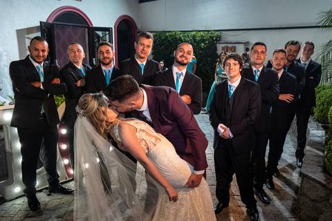 Inspiração e ideias criativas de fotos fotográfico de casamento com os padrinhos no Espaço Buffet Trianon
'