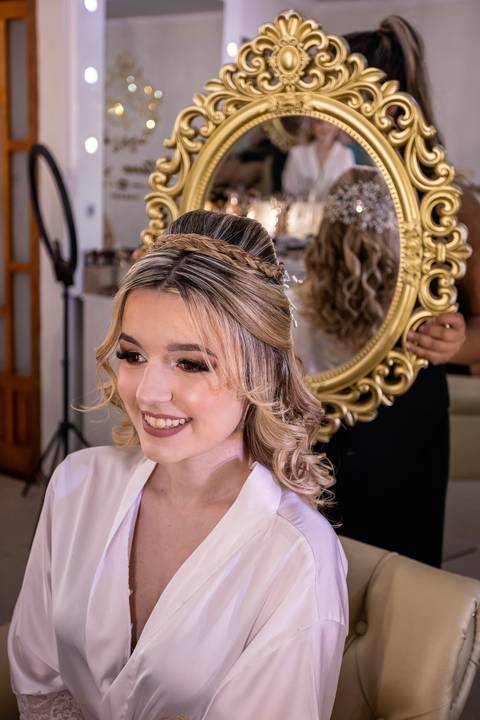 Inspiração e ideias criativas de fotos fotográfico de Making Of da noiva no Espaço Ateliê Cristiane Bastos Makeup
Ateliê Cristiane Bastos Makeup'