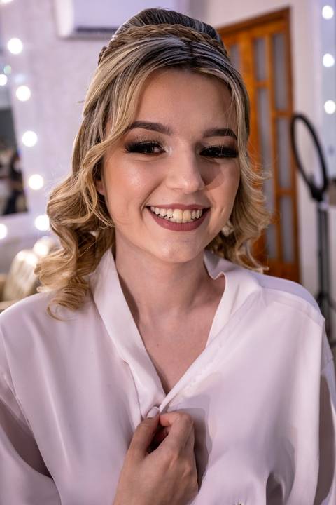 Inspiração e ideias criativas de fotos fotográfico de Making Of da noiva no Espaço Ateliê Cristiane Bastos Makeup
Ateliê Cristiane Bastos Makeup'