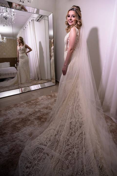 Inspiração e ideias criativas de fotos fotográfico de Making Of da noiva no Espaço Ateliê Cristiane Bastos Makeup
'