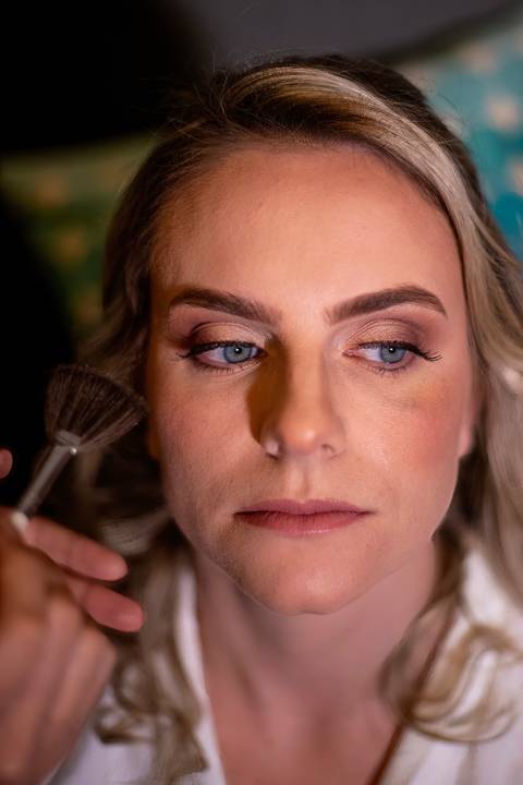 Inspiração e ideias criativas de fotos fotográfico de Making Of da noiva no Hotel Blue Tree Premium Alphaville'