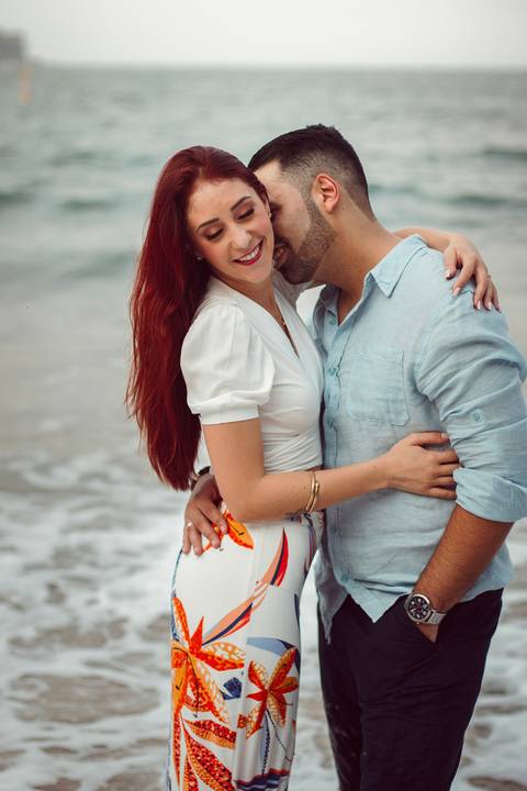 Inspiração e ideias criativas  ensaio fotográfico pré casamento de casal na Praia Sorocotuba - Guarujá - SP'