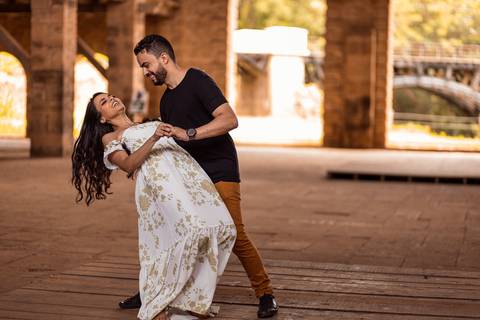 Inspiração e ideias criativas  ensaio fotográfico pré casamento de casal na Fazenda Ipanema-SP'