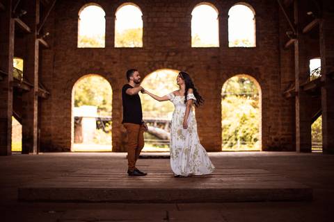 Inspiração e ideias criativas  ensaio fotográfico pré casamento de casal na Fazenda Ipanema-SP'