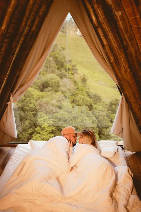 Inspiração e ideias criativas  ensaio fotográfico pré casamento de casal na Cabana Home - Araçoiaba da Serra - SP'