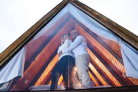 Inspiração e ideias criativas  ensaio fotográfico pré casamento de casal na Cabana Home - Araçoiaba da Serra - SP'