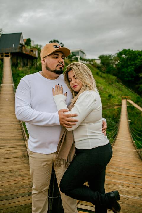 Inspiração e ideias criativas  ensaio fotográfico pré casamento de casal na Cabana Home - Araçoiaba da Serra - SP'