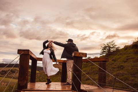Inspiração e ideias criativas  ensaio fotográfico pré casamento de casal na Cabana Home - Araçoiaba da Serra - SP'