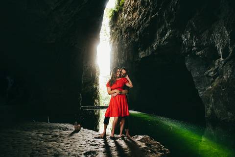 Inspiração e ideias criativas  ensaio fotográfico pré casamento de casal Gruta dos Anjos - Socorro - SP'