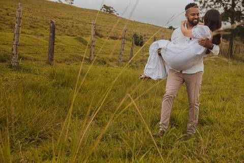 Inspiração e ideias criativas  ensaio fotográfico pré casamento de casal em São Roque - SP'