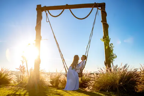 Inspiração e ideias criativas  ensaio fotográfico pré casamento de casal no Sítio das Borboletas'
