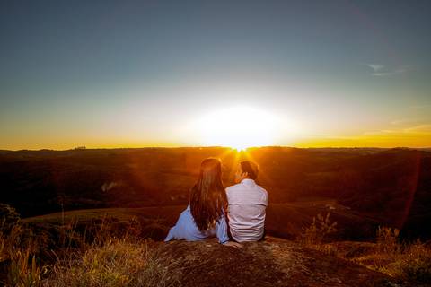 Inspiração e ideias criativas  ensaio fotográfico pré casamento de casal no Sítio das Borboletas'