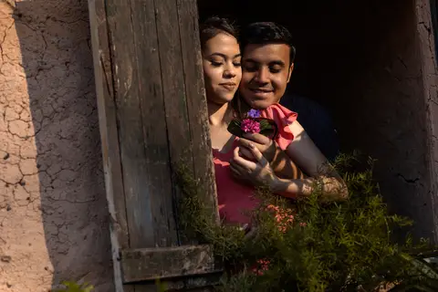 Inspiração e ideias criativas  ensaio fotográfico pré casamento de casal no Sítio das Borboletas'