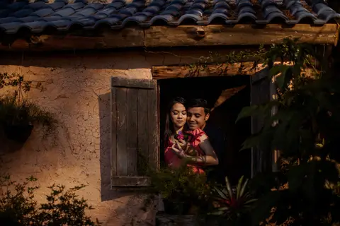 Inspiração e ideias criativas  ensaio fotográfico pré casamento de casal no Sítio das Borboletas'
