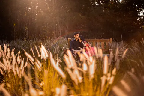 Inspiração e ideias criativas  ensaio fotográfico pré casamento de casal no Sítio das Borboletas'