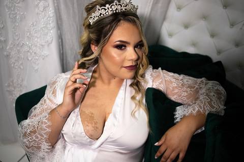 Inspiração e ideias criativas de fotos fotográfico de Making Of da noiva no Pavaneli Eventos - Butantã - SP'