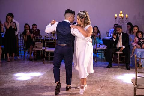 Inspiração e ideias criativas de fotos fotográfico de Making Of da noiva no Pavaneli Eventos - Butantã - SP'