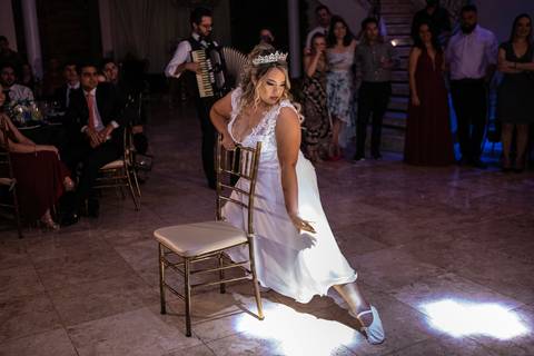 Inspiração e ideias criativas de fotos fotográfico de Making Of da noiva no Pavaneli Eventos - Butantã - SP'