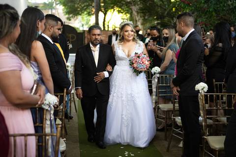 Inspiração e ideias criativas de fotos fotográfico de Making Of da noiva no Pavaneli Eventos - Butantã - SP'