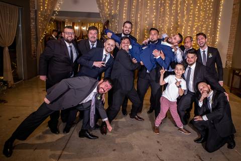 Inspiração e ideias criativas de fotos fotográfico de casamento no espaço Capela da PUC - Estação Pacaembu Eventos'