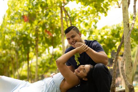 Inspiração e ideias criativas ensaio fotográfico pré casamento pré wedding de casal  canteiro de uva em São Roque - SP'